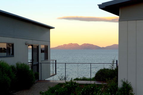 Swansea Beach Chalets - Accommodation Search 2