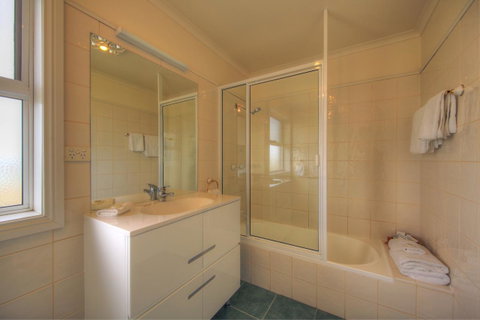 Stanley Village Waterfront Accommodation - Accommodation Search 11