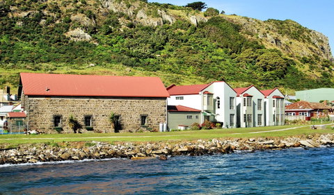 Stanley Village Waterfront Accommodation - Accommodation Search 12