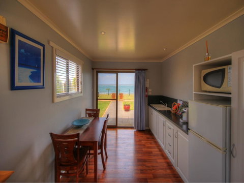 Stanley Village Waterfront Accommodation - Accommodation Search 14