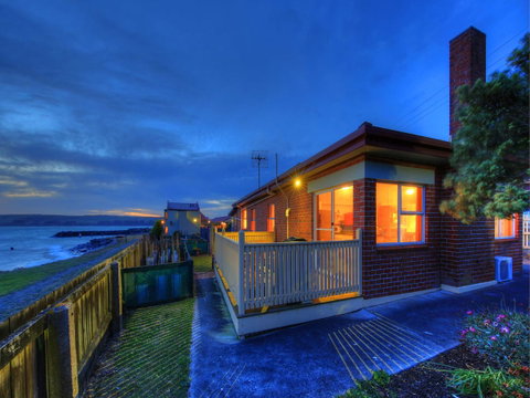 Stanley Village Waterfront Accommodation - Accommodation Search 16