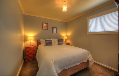 Stanley Village Waterfront Accommodation - Accommodation Search 21