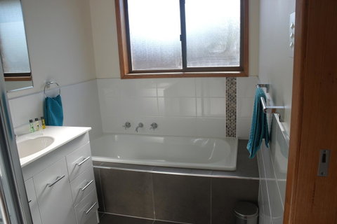 Modern 2 Bedroom Appartment - Accommodation Search 9