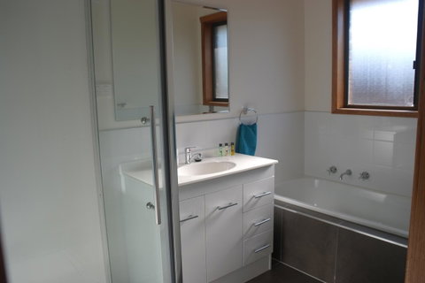 Modern 2 Bedroom Appartment - Accommodation Search 11