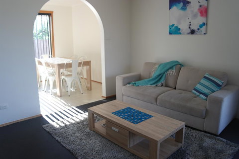 Modern 2 Bedroom Appartment - Accommodation Search 1