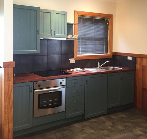 Stanley Hotel & Apartments - Accommodation Search 2