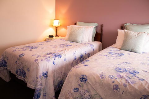 Stanley Hotel & Apartments - Accommodation Search 13