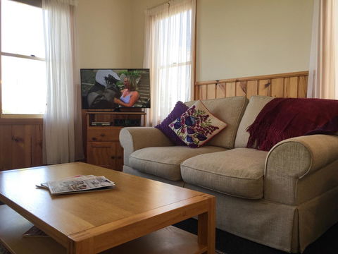 Stanley Hotel & Apartments - Accommodation Search 23