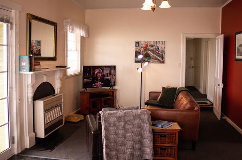Stanley Hotel & Apartments - Accommodation Search 7