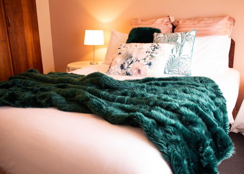 Stanley Hotel & Apartments - Accommodation Search 10