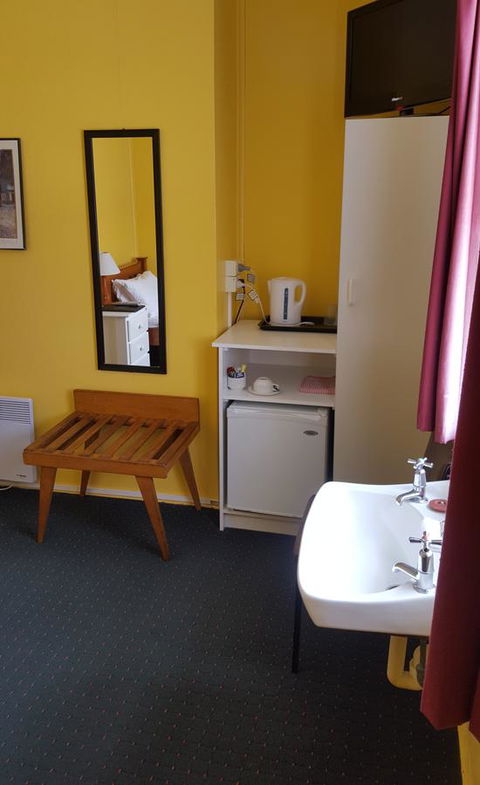 Stanley Hotel & Apartments - Accommodation Search 34