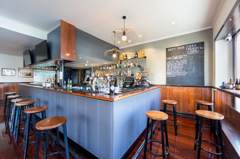 Customs House Hotel - Accommodation Search 13