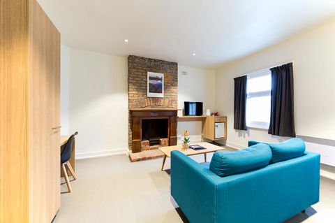 Customs House Hotel - Accommodation Search 41