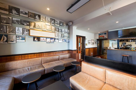 Customs House Hotel - Accommodation Search 1