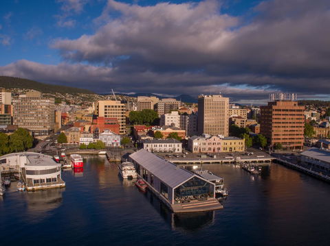 Customs House Hotel - Accommodation Search 42