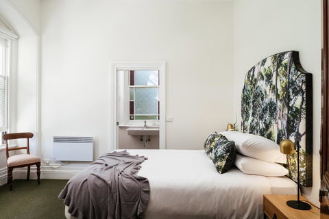 The Florance - Accommodation Search 25