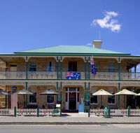 The Richmond Arms Hotel - Accommodation Search