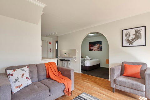 Elphin Serviced Apartments - Accommodation Search 11