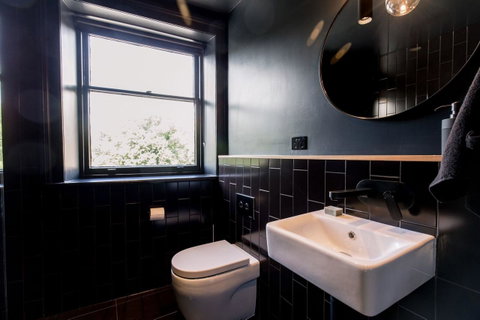 105 Mac Unique Apartments - Accommodation Search 19