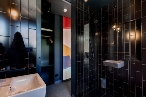 105 Mac Unique Apartments - Accommodation Search 14