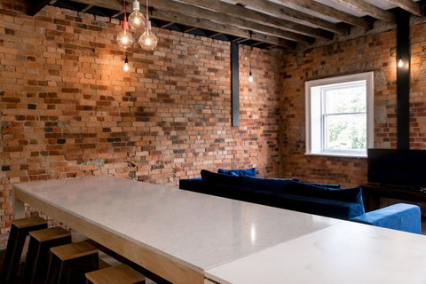 105 Mac Unique Apartments - Accommodation Search 23