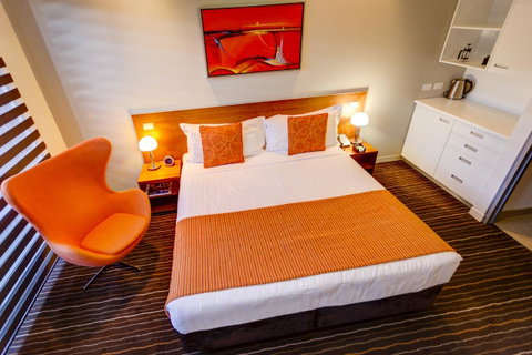 Mantra Charles Hotel - Accommodation Search 24