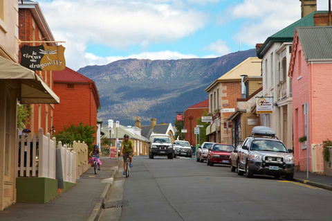 Hobart Waterfront Apartments - Accommodation Search 8