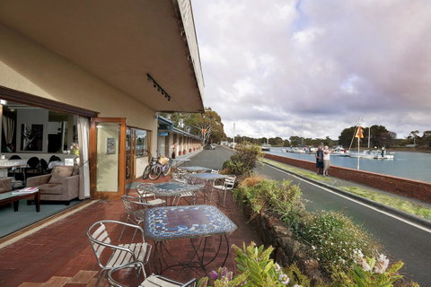 The Waterfront Wynyard - Accommodation Search 3