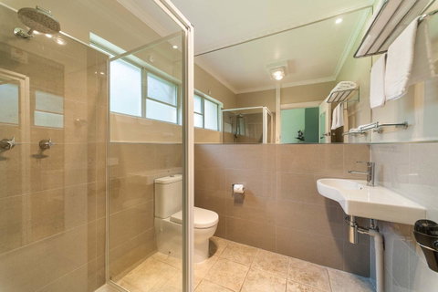 The Waterfront Wynyard - Accommodation Search 23