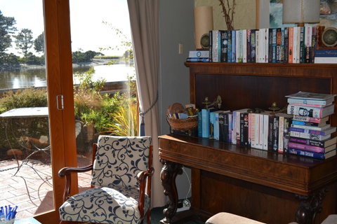 The Waterfront Wynyard - Accommodation Search 9
