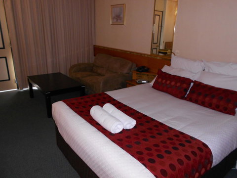 Commodore Regent - Accommodation Search 32