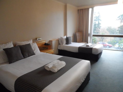 Commodore Regent - Accommodation Search 40