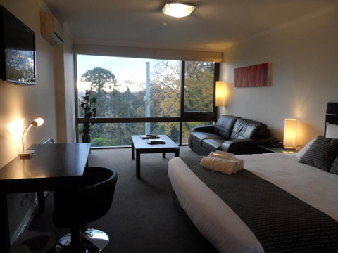 Commodore Regent - Accommodation Search 5