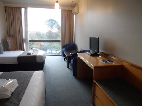 Commodore Regent - Accommodation Search 42
