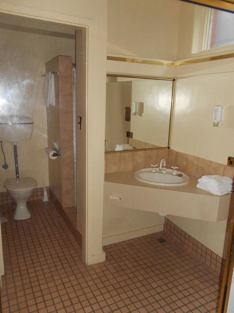 Commodore Regent - Accommodation Search 34