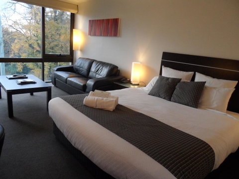 Commodore Regent - Accommodation Search 0
