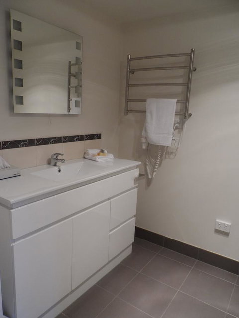 Commodore Regent - Accommodation Search 26