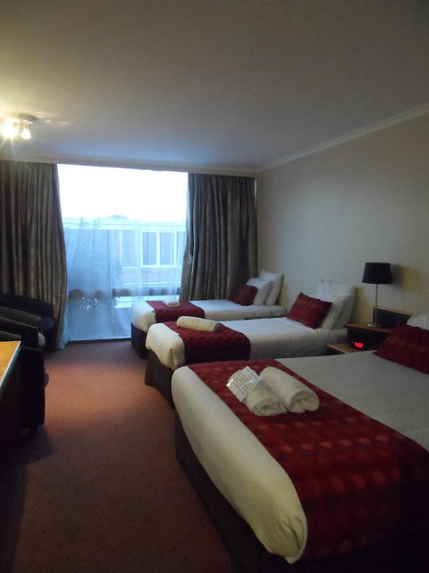 Commodore Regent - Accommodation Search 17