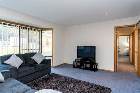 Acton Park Holiday Units - Accommodation Search 8