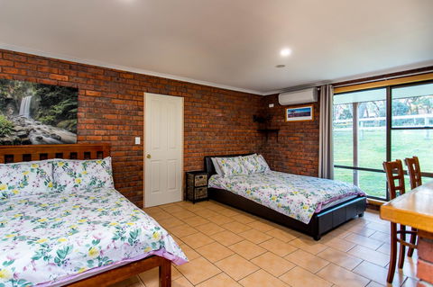 Acton Park Holiday Units - Accommodation Search 11