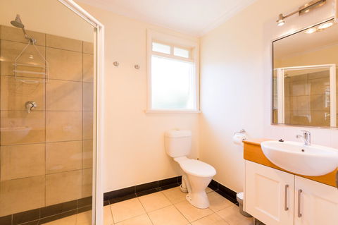 Graham Apartments - Accommodation Search 34