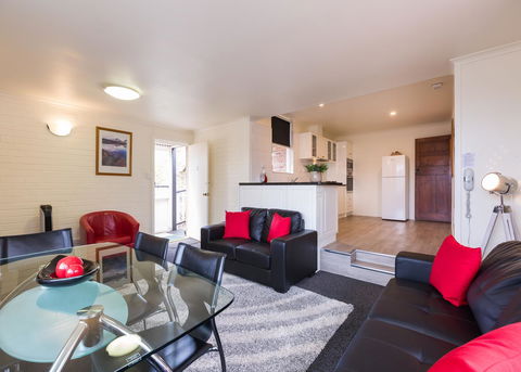 Graham Apartments - Accommodation Search 19