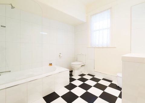 Graham Apartments - Accommodation Search 22