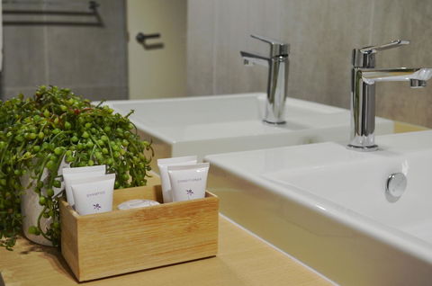 Kangaroo Bay Apartments - Accommodation Search 16