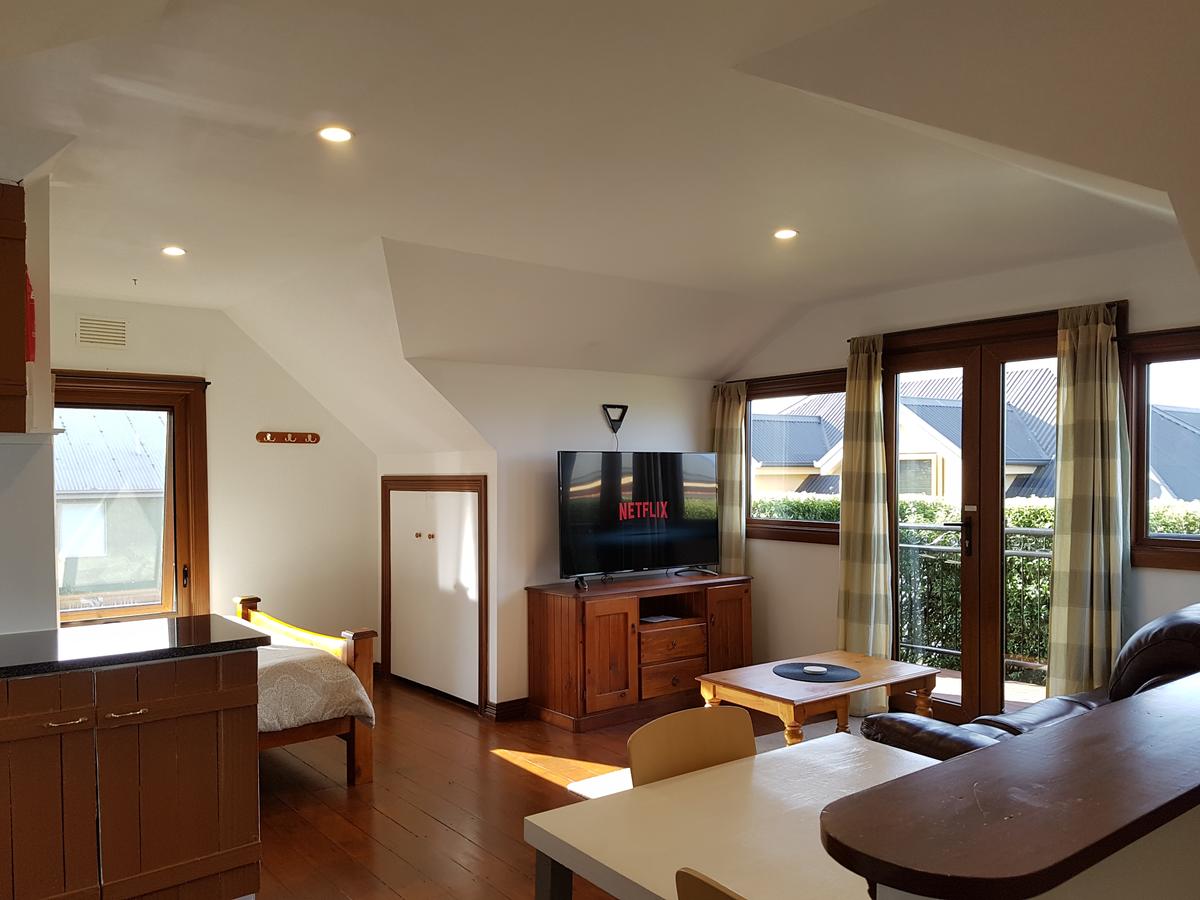 Riverside TAS Accommodation Search