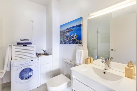Bellerive Marina View Apartments NO 27 - Accommodation Search 10