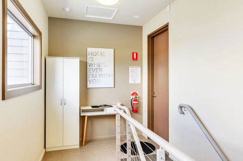 Bellerive Marina View Apartments NO 27 - Accommodation Search 18