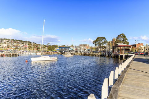 Bellerive Marina View Apartments NO 27 - Accommodation Search 21