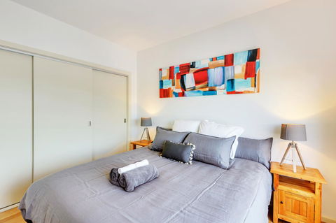 Bellerive Marina View Apartments NO 27 - Accommodation Search 5