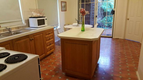 City Townhouse Walking Distance To City - Accommodation Search 6